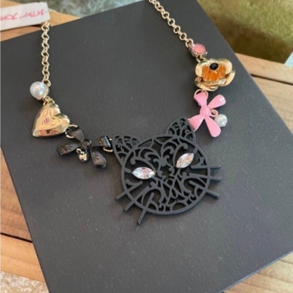 BETSEY JOHNSON HALLOWEEN “BLACK CAT NECKLACE" CHARM NECKLACE - Picture 2 of 7